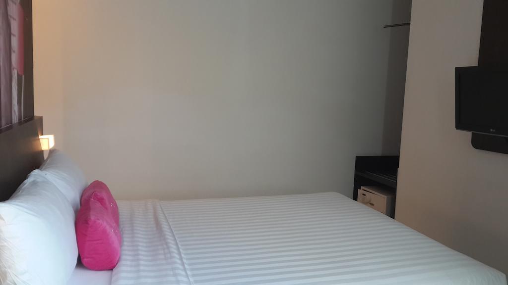 Favehotel Pluit Junction Jakarta Exteriör bild