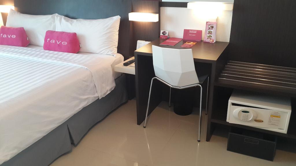 Favehotel Pluit Junction Jakarta Exteriör bild