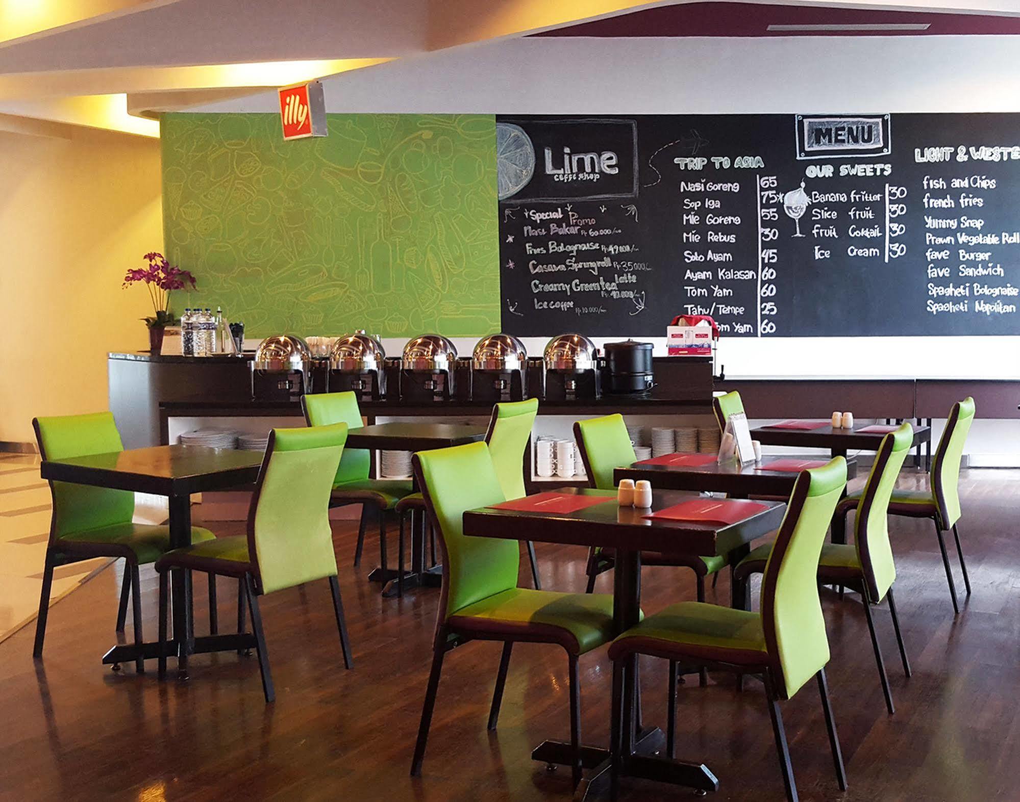 Favehotel Pluit Junction Jakarta Exteriör bild